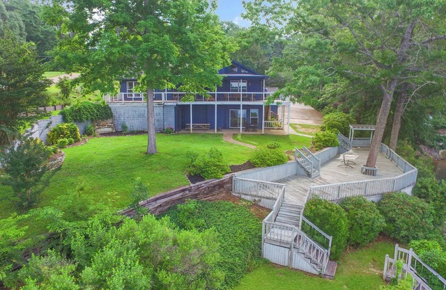 Flat Rock Cabin: 4 BR, 3 BA in Arley, Sleeps 13