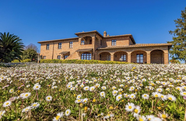 Flat with private terrace,A/C, Wi-Fi,wine estate with pool,Spa,children friendly