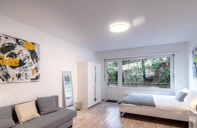 Flat with terrace 3 minutes from the station (PONTE PARADISO)