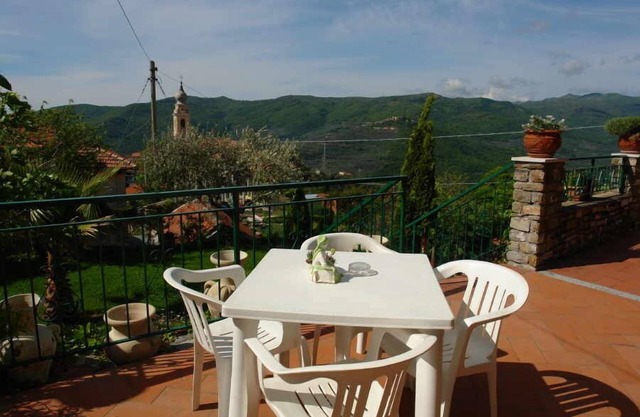 Flat with views of the Maritime Alps in Torria, Imperia, ideal for hiking and biking
