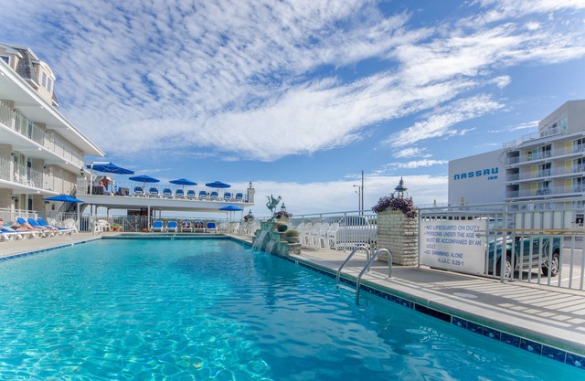 Fleur De Lis Beach Motel