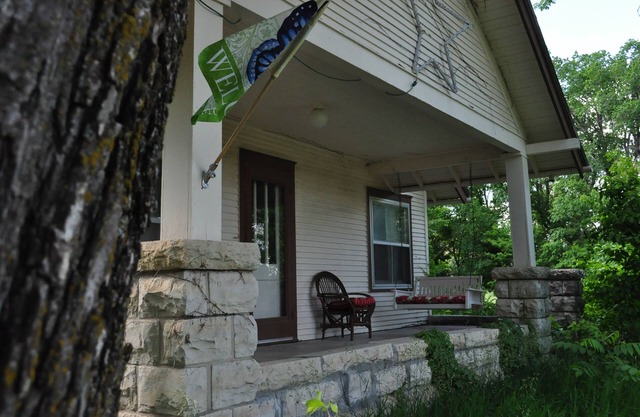 Flint Hills Farm House Close to Manhattan at Lazy T Ranch