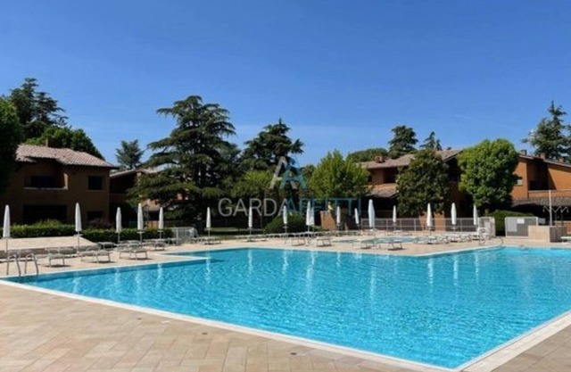 Flora Apartment - 100 metres from Lake Garda - Swimming pool