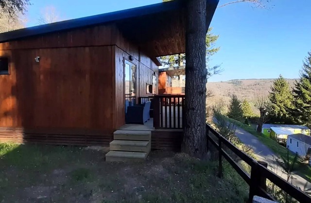 Flower Camping Le Belvédère * - Chalet Premium BELVEDERE - 3 bedrooms and 2 bathroom 6 persons