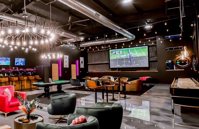 Football Fave - Entertainment Barn, Pool, Fire Pit