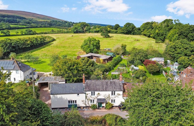 Forge Cottage, Wootton Courtenay
