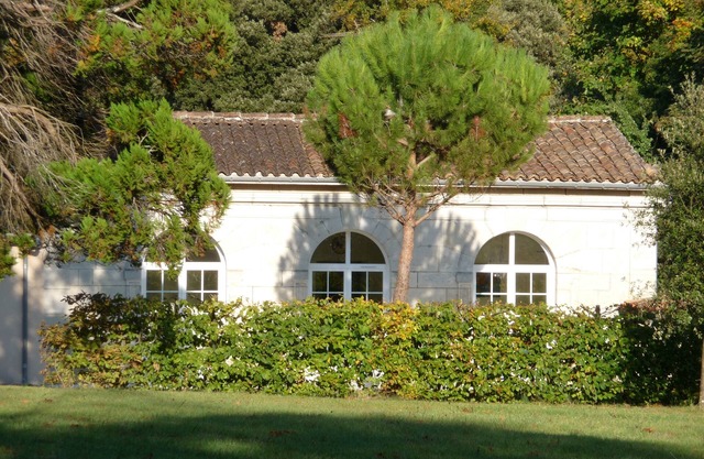 Former orangery in a 2-hectare wooded park