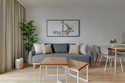 Four Oceans Apartment with parking by Lion Apartments