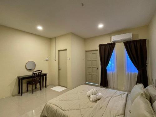 Four Rooms Homstay 'A' With Wifi And Smart TV in Wakaf Tapai