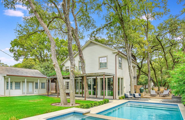 Fourth Night Free* I Downtown | Pool/Spa | Basketball | Game House