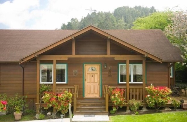 Francis Street Vacation Home. Ferndale, California