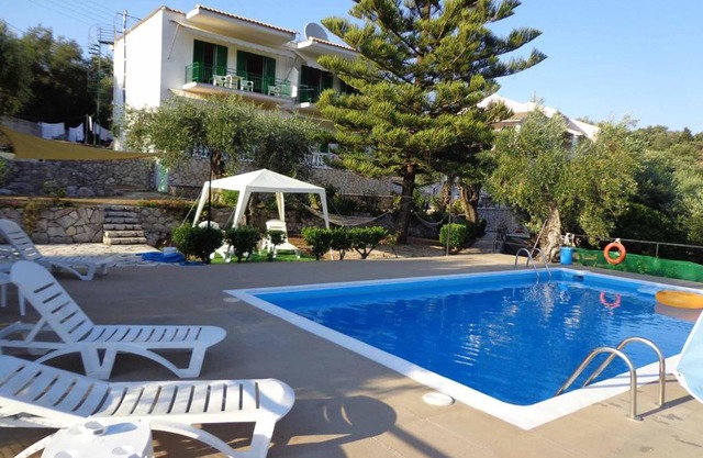 Frankis Apartments Agios Spyridonas Perithia