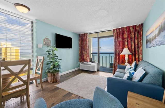 Free Breakfast and an Oceanfront King Suite