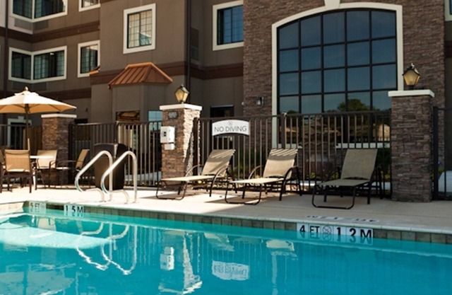 Free Breakfast Buffet + Outdoor Pool | Comfy Suite