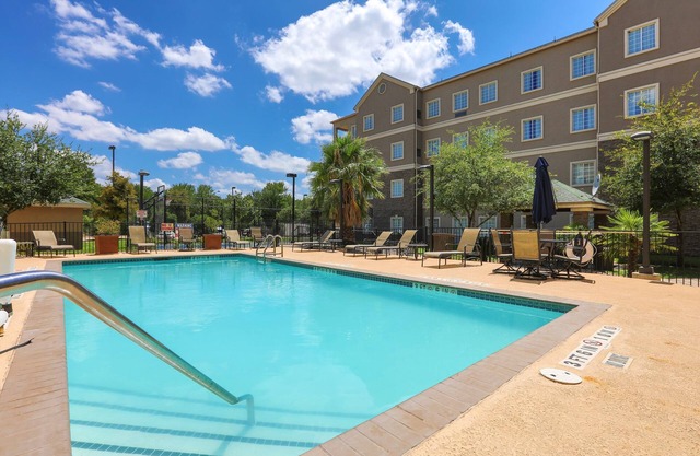 Free Breakfast + Free Wi-Fi + Outdoor Pool | Near Austin Airport
