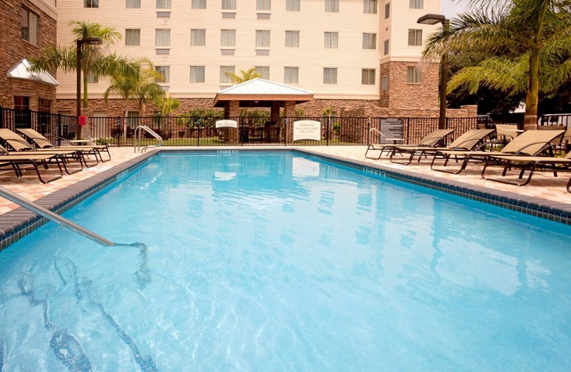 Free Breakfast. Outdoor Pool & Hot Tub. Great for Business Travelers!