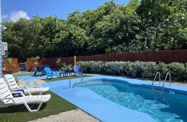 FREE KAYAKS & BIKES! Private Pool Home. Little Torch Key. Great Fishing Area.