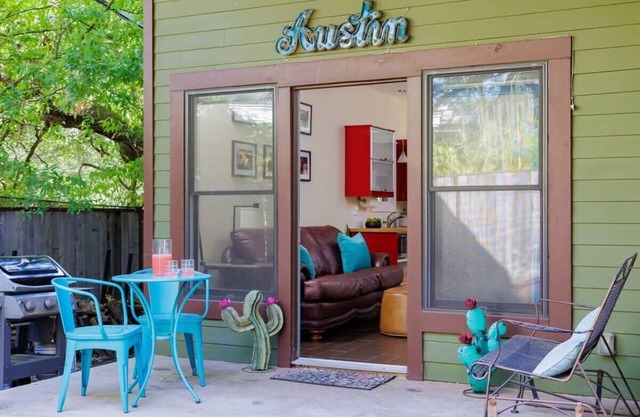 Free Parking, Travis Heights | Merlin - Portoro