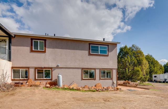 Fremont Rental Near Hiking Trails & National Parks