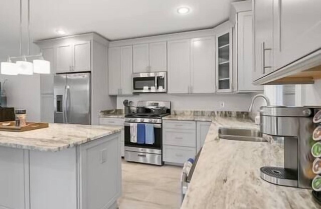 Fresh | 5 bedroom | Luxury | Center | Sunny