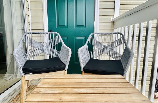 📣 FRESHLY REMODELED - New Listing Price- Destin Condo pool access near the Beach