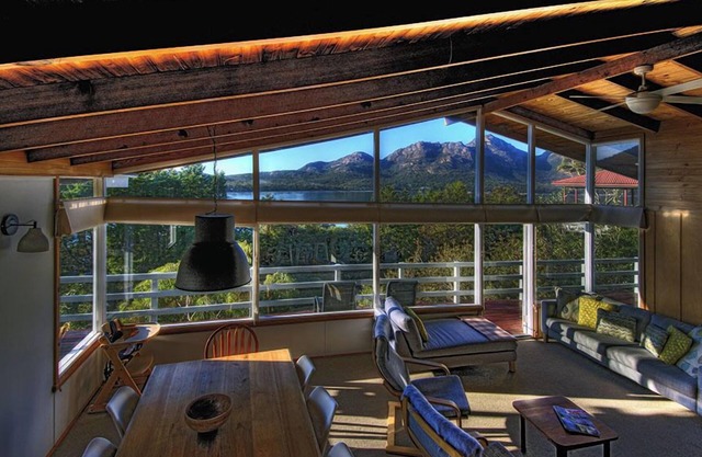 Freycinet Beachfront Retreat - Freycinet Holiday Houses