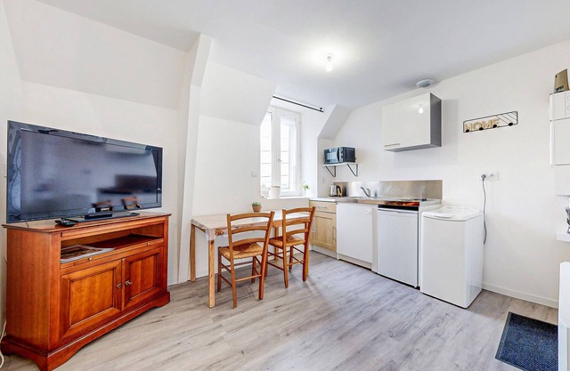 Friendly and functional apartment in the heart of the town of Fougeres.