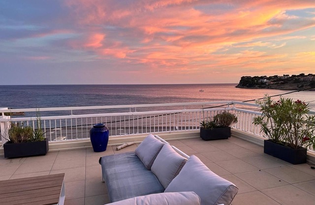 FRONT DE MER, 50 m² LUXUEUX, 4 Personnes, Beach at 50m, TERRACE of 80m², 3 beds