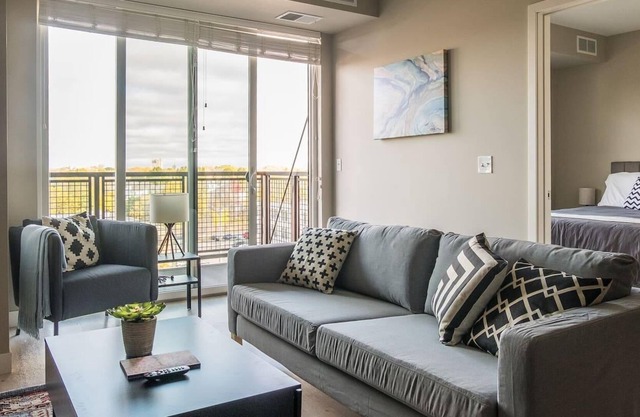 Frontdesk | 1 BR Apt near the Mississippi River