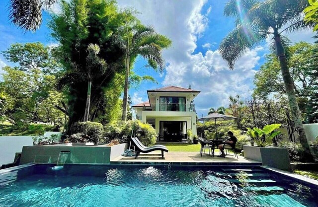 Full Retreat 4-bedroom Villa in with private Pool