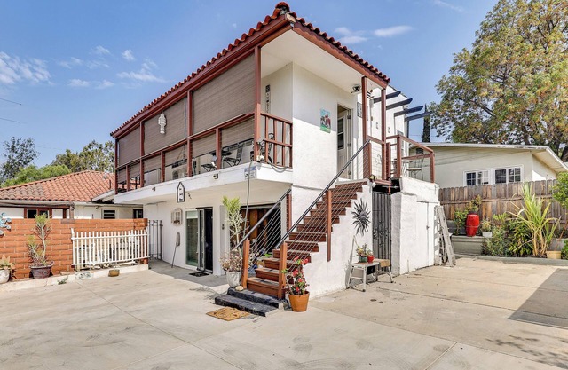 Fullerton Home Base: Easy Access to Dtwn + CSUF!