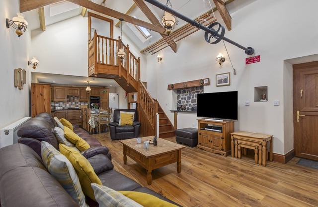 Fully accessible Barn that sleeps 10 guests in 4 bedrooms close to coast