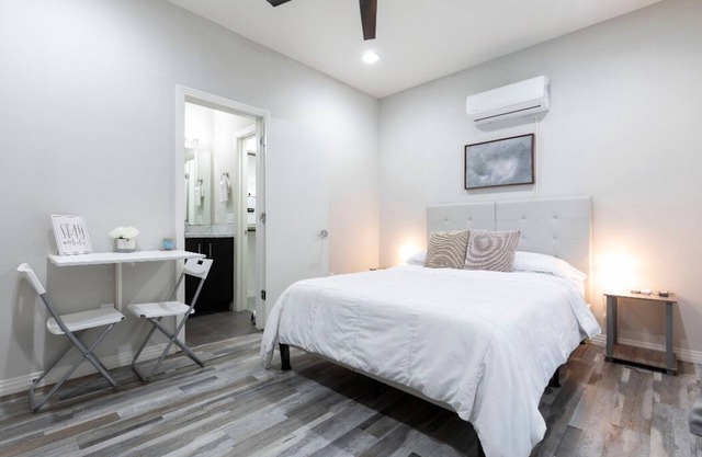Fully stocked, Modern & Cosy Studio with Patio. Best Location! Walk Everywhere!