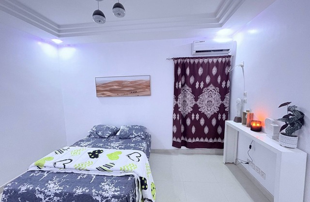 Furnished room with in-house shower Almadies