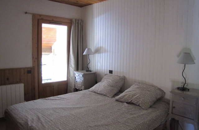 Gîte (3 stars), located 45mn from Grenoble, in a mountain resort