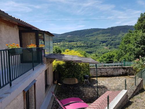 Gîte calme à Laprugne, animaux acceptés, 2 personnes - FR-1-489-470