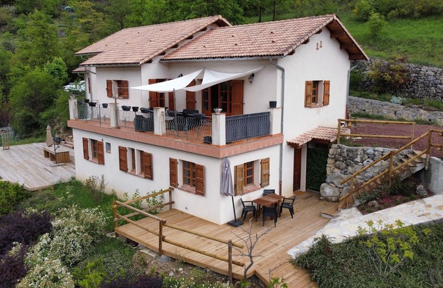 Gîte de Château Vieux Avec Jacuzzi
