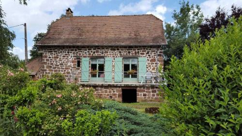 Gîte de France La besse 2 épis - Gîte de France 6 personnes MAE-9144