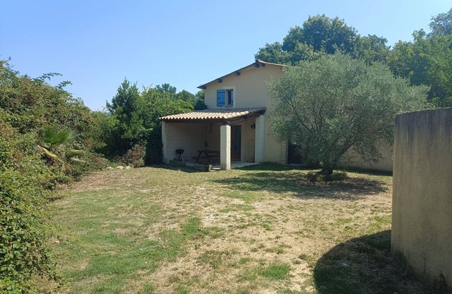 Gîte "Le Noyer", LE MAS DES CHARRETTES