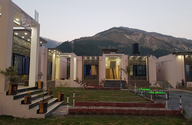 Galaxy cottages