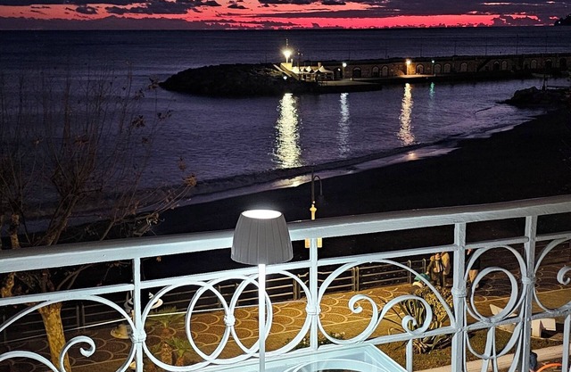 Galene - beachfront Costa d'Amalfi - nnSuperior double room with seaview balcony