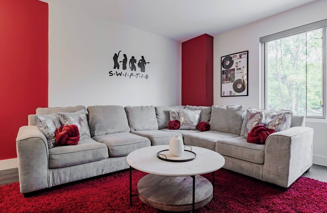 Game Day Getaway: Two Bedroom in Sports Lover's Nashville