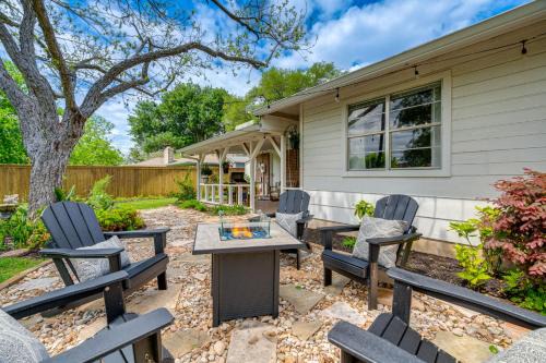 Game Room and Yard Pet-Friendly Round Rock Gem