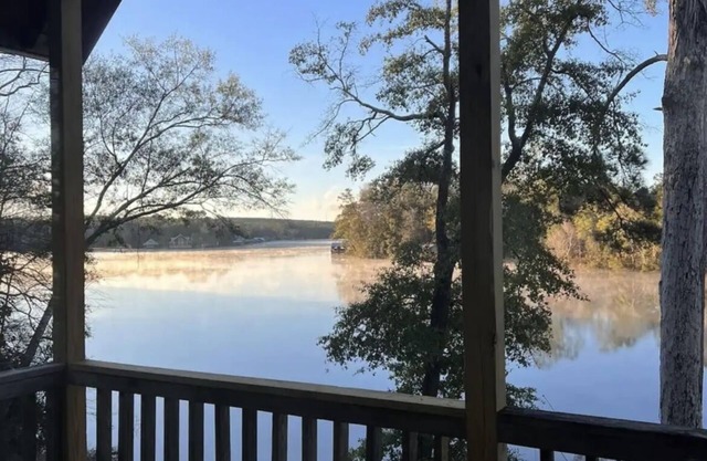 Gantt Lake’s Frayed Knot Lake House w/private boat ramp on a cozy cove!