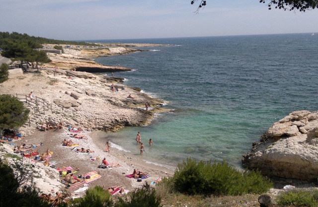 Garden level close to the sea and very popular in Carry-le-Rouet