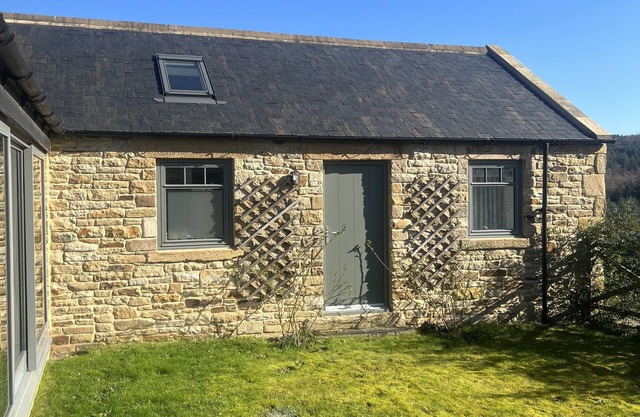 Gardener's Cottage with Stunning Views