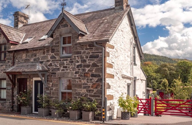 Garth Holiday Cottage Heart of Betws-Y-Coed