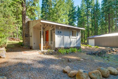 Gateway to Crater Lake Cabin in Klamath Falls!