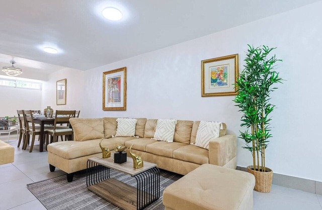 Gazcue 2BD Townhouse Retreat