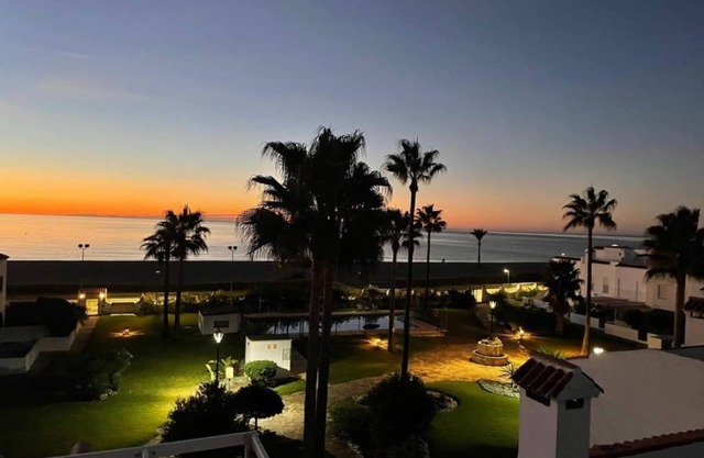 Gem Beach House Pool Sports Club Water Front Rooftop BBQ